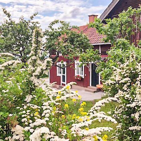 Cozy Home In Raettvik With Kitchen Exteriör bild