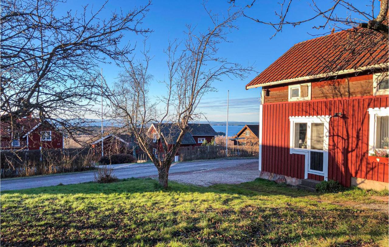 Cozy Home In Raettvik With Kitchen Exteriör bild